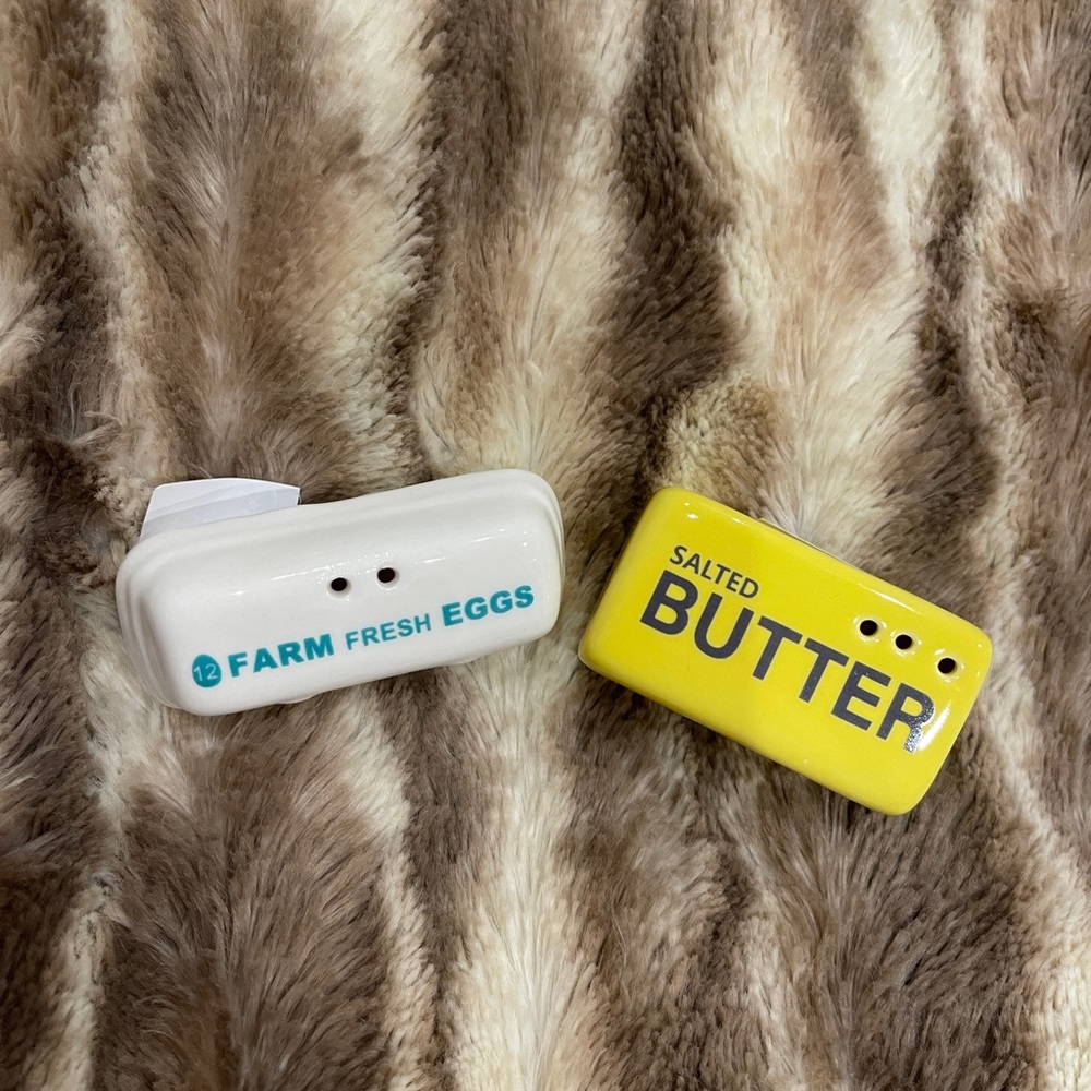Cracker Barrel Butter and Eggs Salt and Pepper Shakers Set NEW